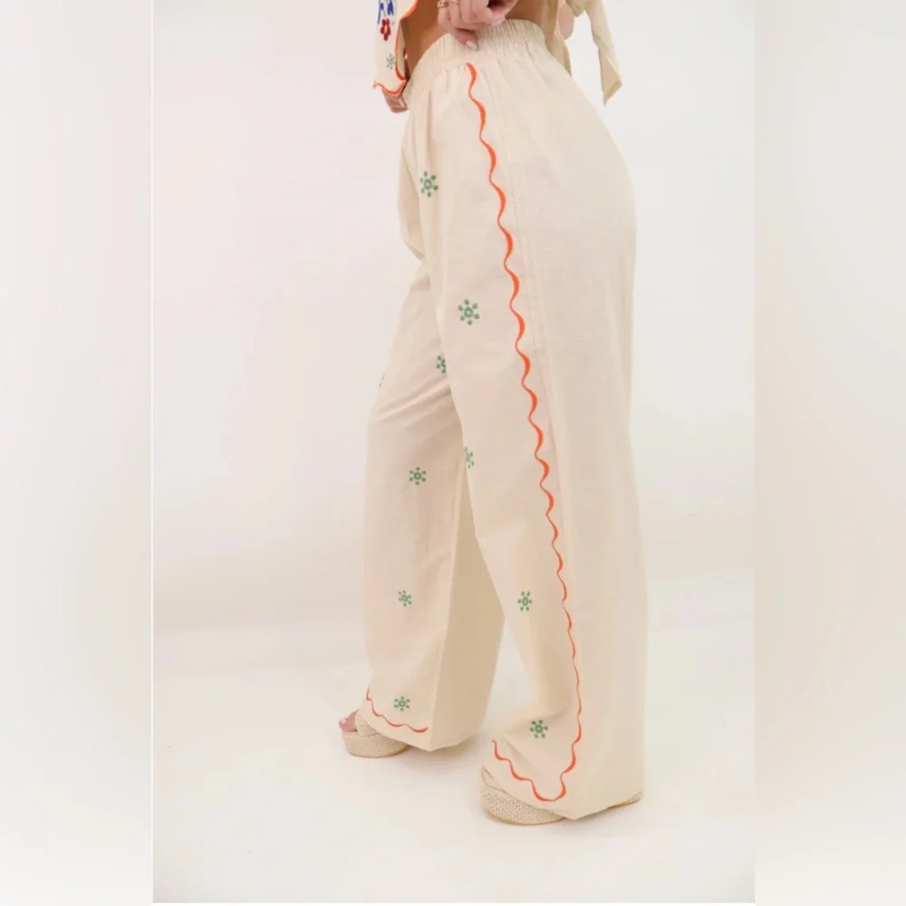 Boutique Embroidered Linen 2 Piece Set - Picture 3 of 9